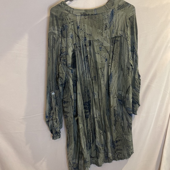 Sofia Made in Italy Olive Botanical Green Tunic Large Top leaves snake high low - Picture 6 of 7